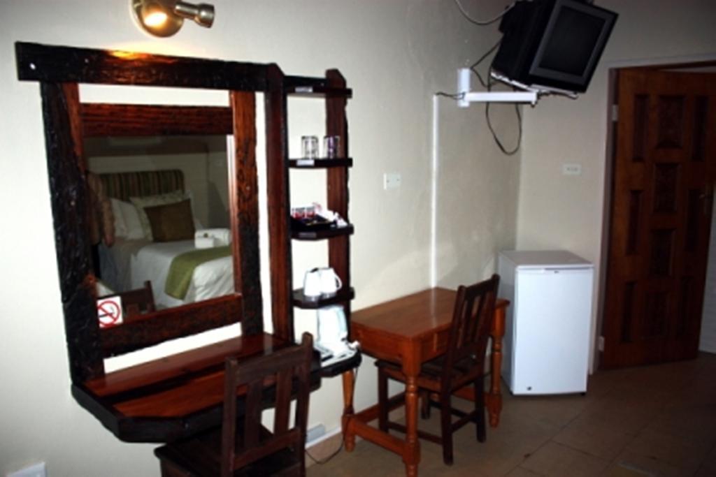 Croc River Lodge Komatipoort Ngoại thất bức ảnh
